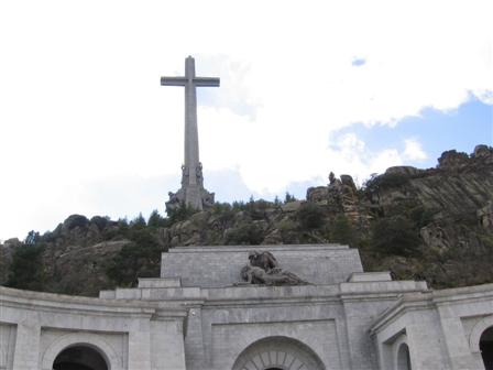 Valley of the Fallen, closer